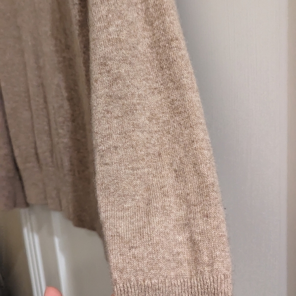 Quince Mongolian Cashmere V-Neck Sweater small - Picture 10 of 10